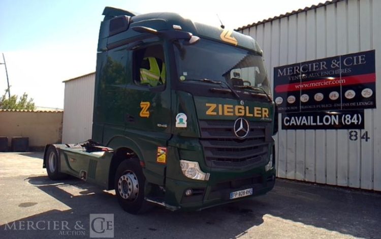 MERCEDES ACTROS 1845 4X2 – PTAC 19T –  FP-928-RH