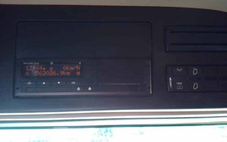 MERCEDES ACTROS 1845 4X2 – PTAC 19T –  FP-928-RH