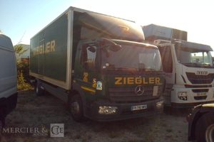 MERCEDES ATEGO 1324 – PORTEUR – HAYON  – 4X2 – PTAC 13T5  FR-792-MR