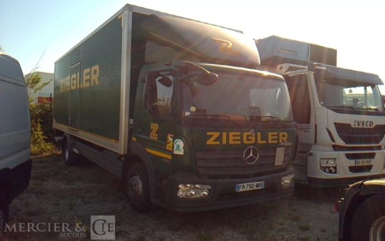 MERCEDES ATEGO 1324 – PORTEUR – HAYON  – 4X2 – PTAC 13T5  FR-792-MR