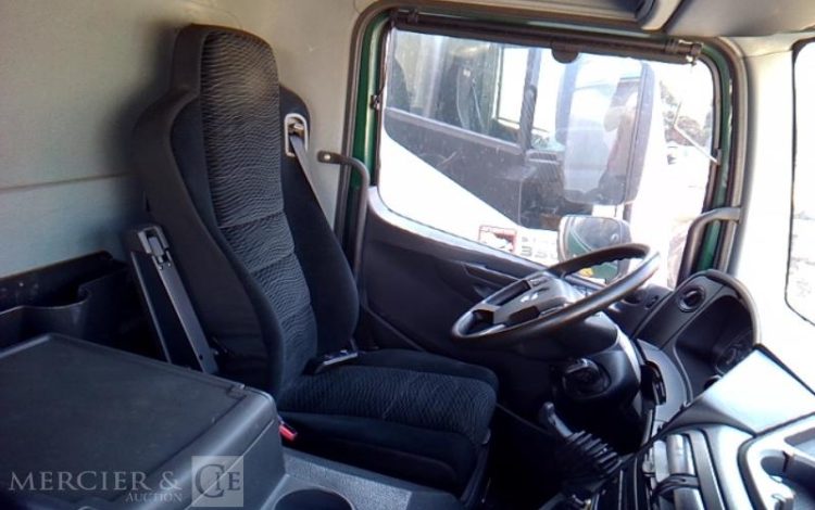 MERCEDES ATEGO 1324 – PORTEUR – HAYON  – 4X2 – PTAC 13T5  FR-792-MR