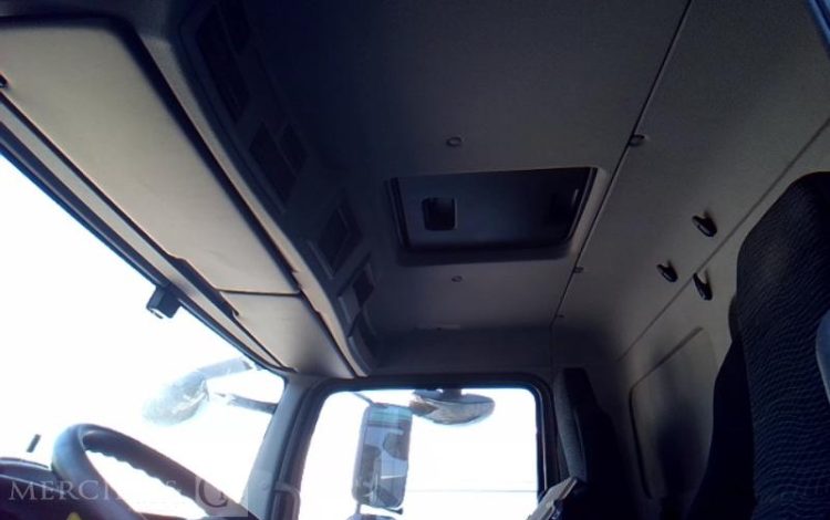 MERCEDES ATEGO 1324 – PORTEUR – HAYON  – 4X2 – PTAC 13T5  FR-792-MR