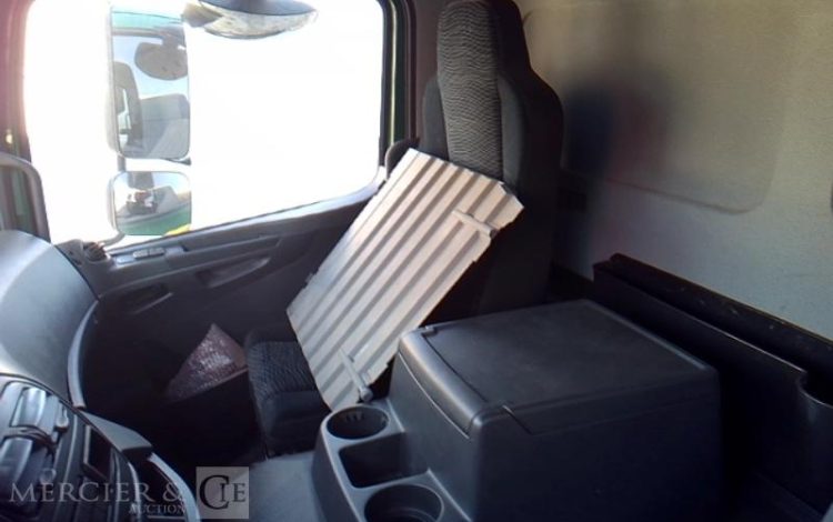 MERCEDES ATEGO 1324 – PORTEUR – HAYON  – 4X2 – PTAC 13T5  FR-792-MR