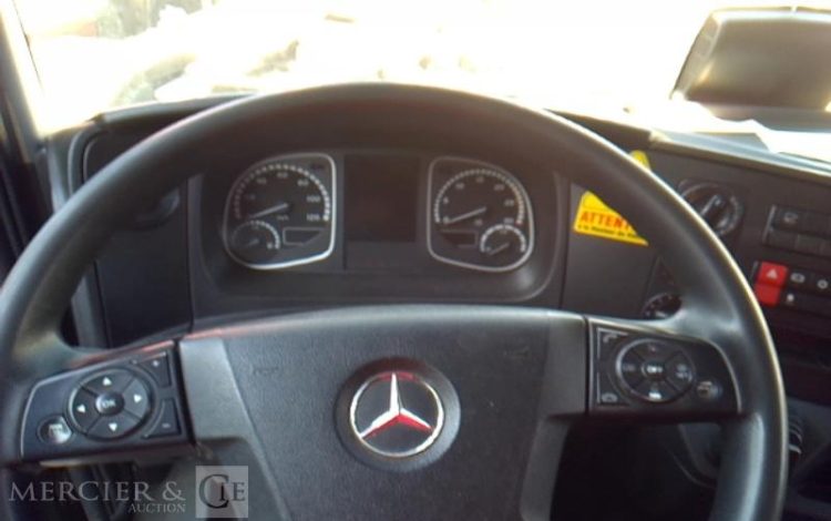 MERCEDES ATEGO 1324 – PORTEUR – HAYON  – 4X2 – PTAC 13T5  FR-792-MR