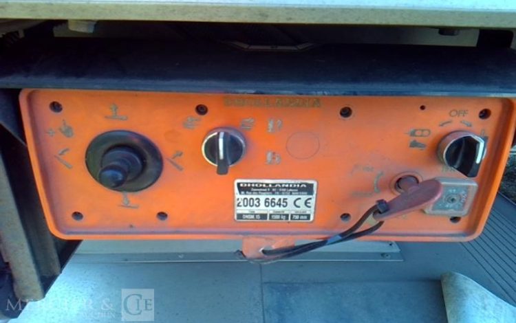 MERCEDES ATEGO 1324 – PORTEUR – HAYON  – 4X2 – PTAC 13T5  FR-792-MR