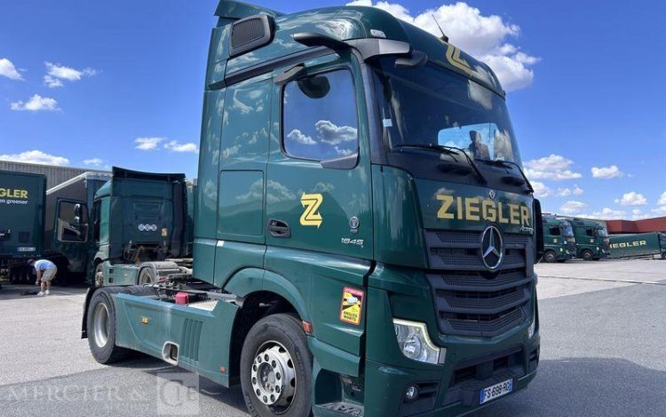 MERCEDES ACTROS 1845 VERT FS-698-RG
