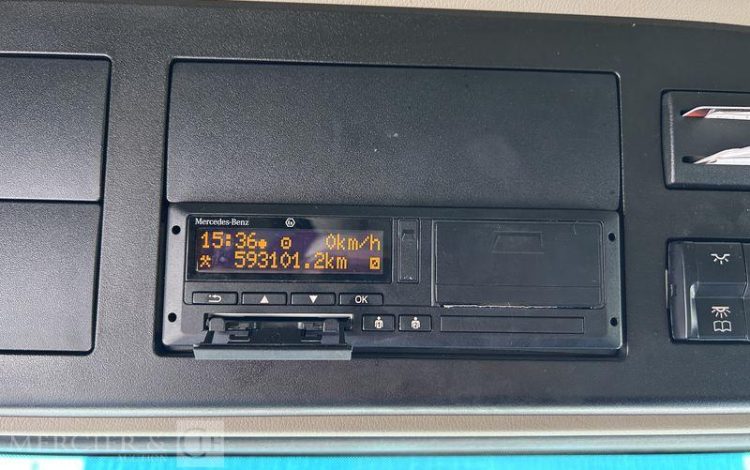 MERCEDES ACTROS 1845 VERT FS-698-RG