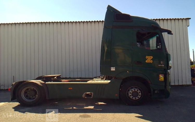 MERCEDES ACTROS 1845 – 4X2 – PTAC 19T  FT-371-CY