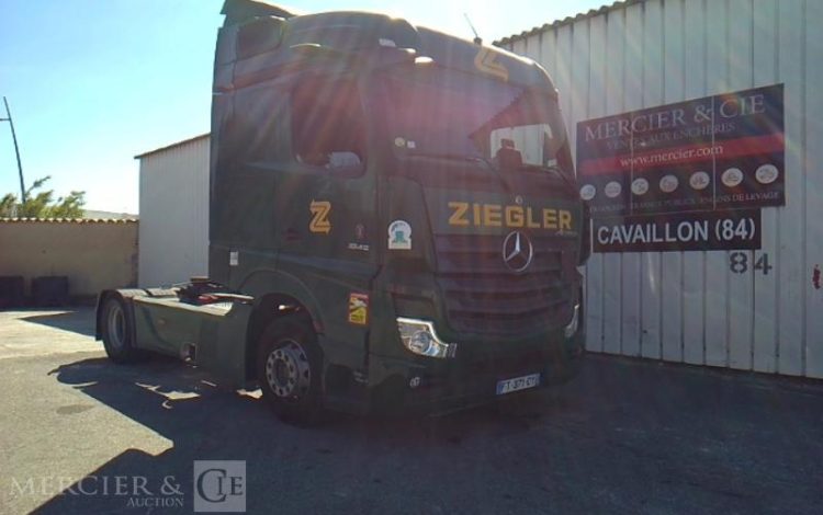 MERCEDES ACTROS 1845 – 4X2 – PTAC 19T  FT-371-CY