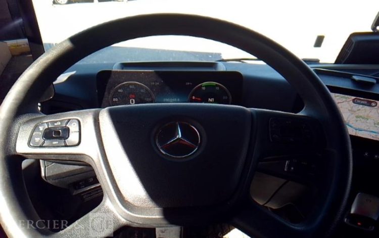 MERCEDES ACTROS 1845 – 4X2 – PTAC 19T  FT-371-CY