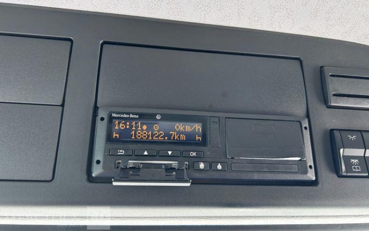 MERCEDES ATEGO 1833 VERT FT-467-XV