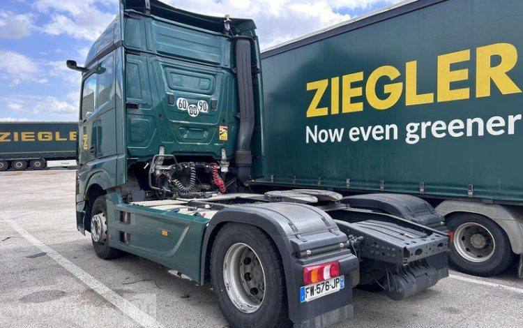 MERCEDES ACTROS 1845 VERT FW-576-JP