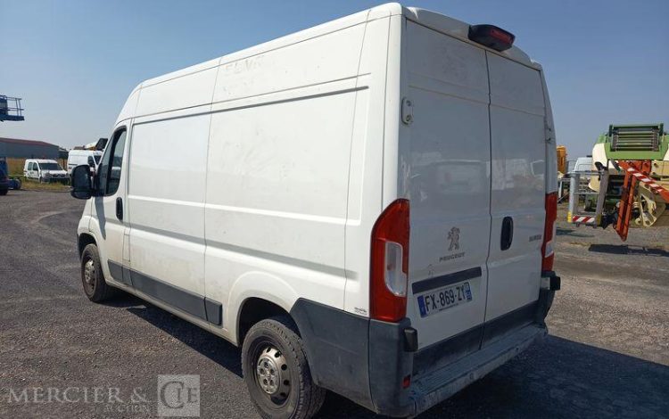 PEUGEOT BOXER III Phase 3 L2H2 2.2 BlueHDi 16V 165 cv – DIESEL – 60733 KMS – ANNEE 2021 BLANC FX-869-ZY