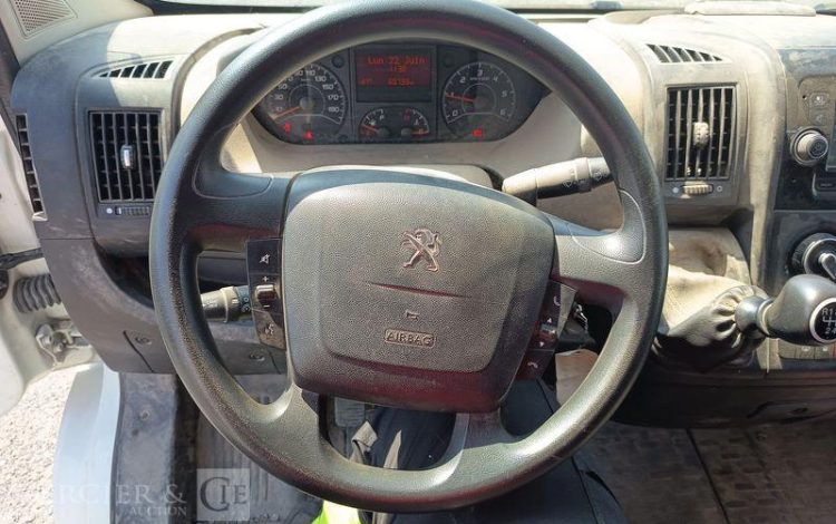 PEUGEOT BOXER III Phase 3 L2H2 2.2 BlueHDi 16V 165 cv – DIESEL – 60733 KMS – ANNEE 2021 BLANC FX-869-ZY