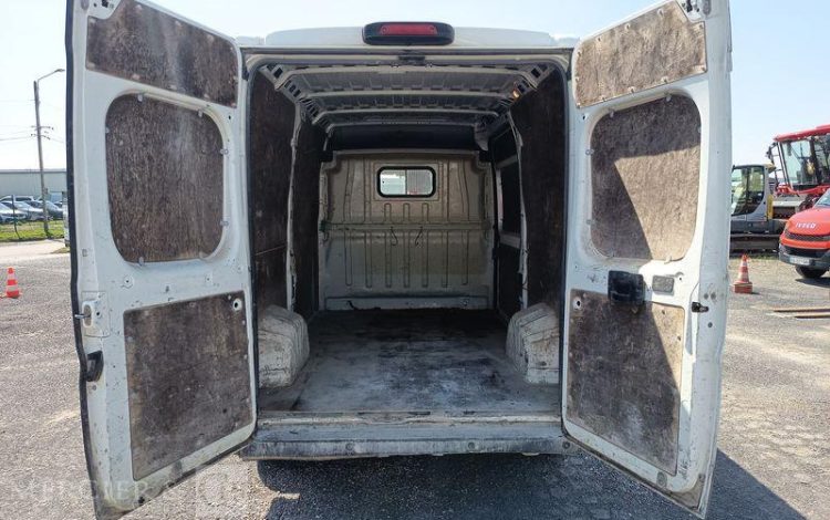 PEUGEOT BOXER III Phase 3 L2H2 2.2 BlueHDi 16V 165 cv – DIESEL – 60733 KMS – ANNEE 2021 BLANC FX-869-ZY
