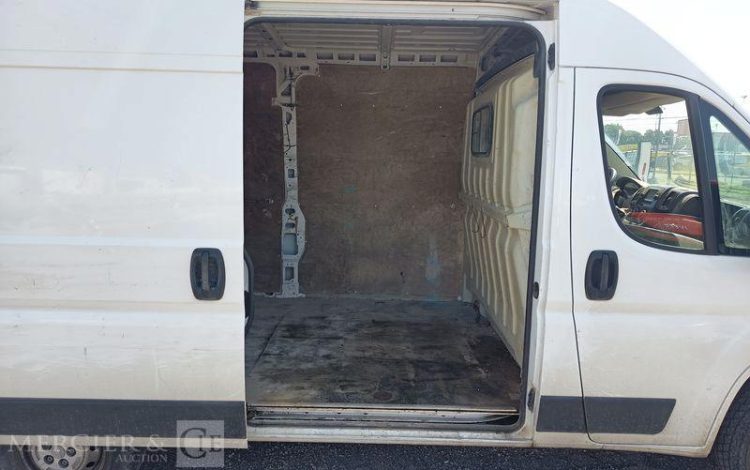 PEUGEOT BOXER III Phase 3 L2H2 2.2 BlueHDi 16V 165 cv – DIESEL – 60733 KMS – ANNEE 2021 BLANC FX-869-ZY