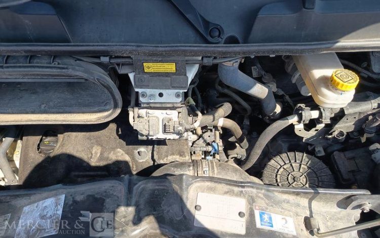 PEUGEOT BOXER III Phase 3 L2H2 2.2 BlueHDi 16V 165 cv – DIESEL – 60733 KMS – ANNEE 2021 BLANC FX-869-ZY