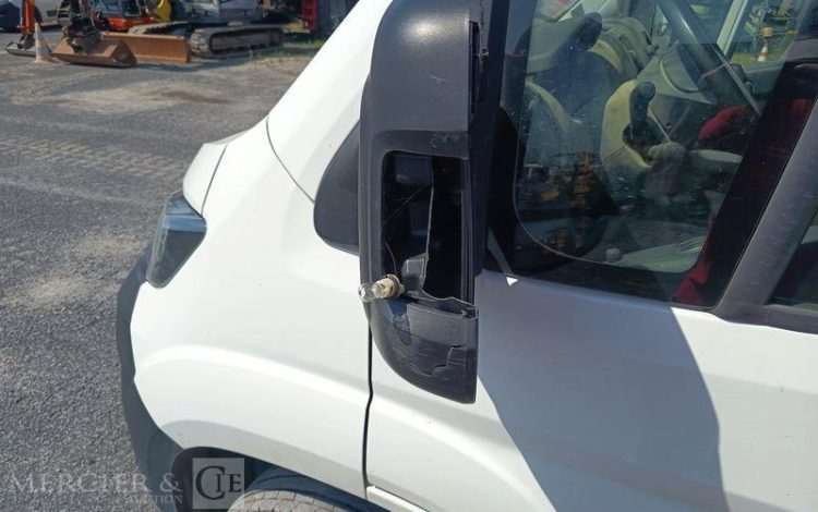 PEUGEOT BOXER III Phase 3 L2H2 2.2 BlueHDi 16V 165 cv – DIESEL – 60733 KMS – ANNEE 2021 BLANC FX-869-ZY