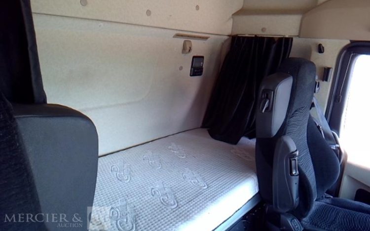 MERCEDES ACTROS 1845 – 4X2 – PTAC 19T –  FY-444-HP