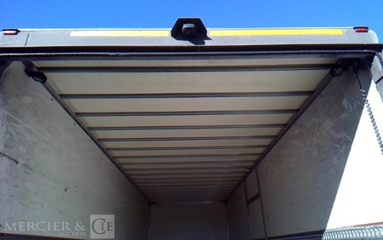 MERCEDES ACTROS 1833 PORTEUR CAISSE HAYON – 4X2 – PTAC 19T  FZ-214-AF
