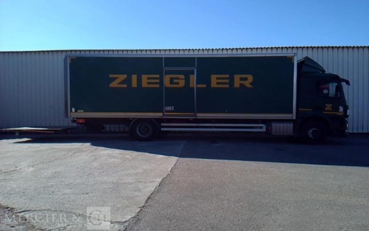 MERCEDES ACTROS 1833 PORTEUR CAISSE HAYON – 4X2 – PTAC 19T  FZ-214-AF