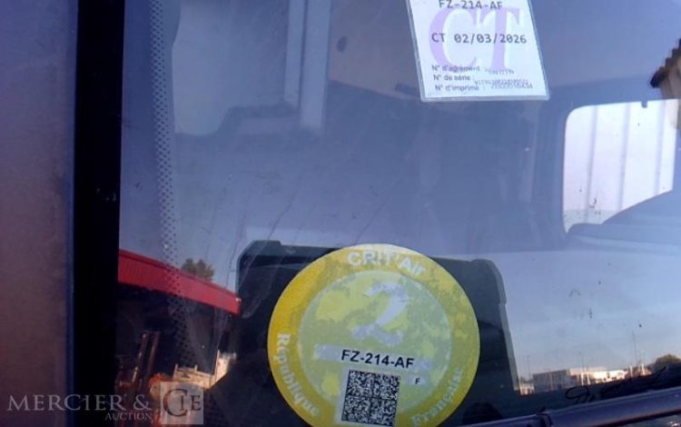 MERCEDES ACTROS 1833 PORTEUR CAISSE HAYON – 4X2 – PTAC 19T  FZ-214-AF