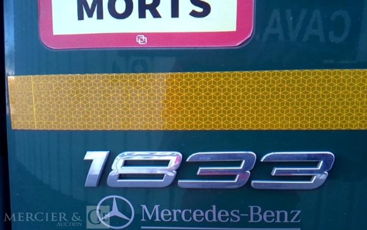 MERCEDES ACTROS 1833 PORTEUR CAISSE HAYON – 4X2 – PTAC 19T  FZ-214-AF