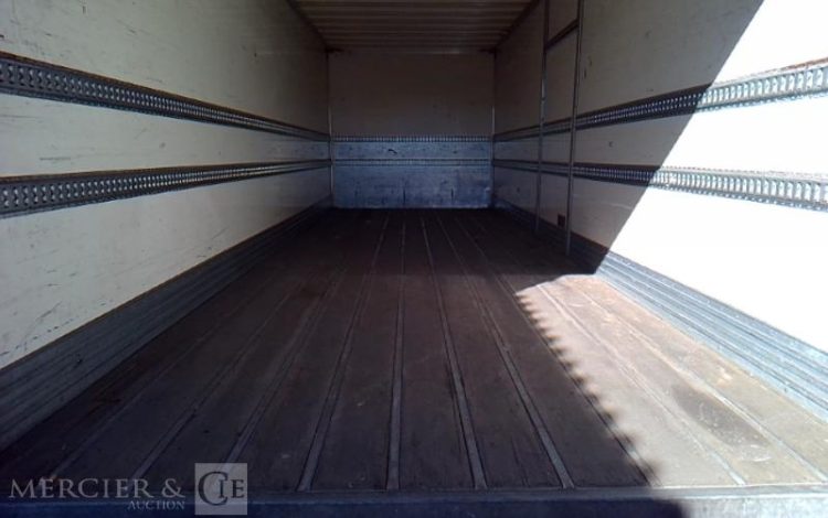 MERCEDES ACTROS 1833 PORTEUR CAISSE HAYON – 4X2 – PTAC 19T  FZ-214-AF