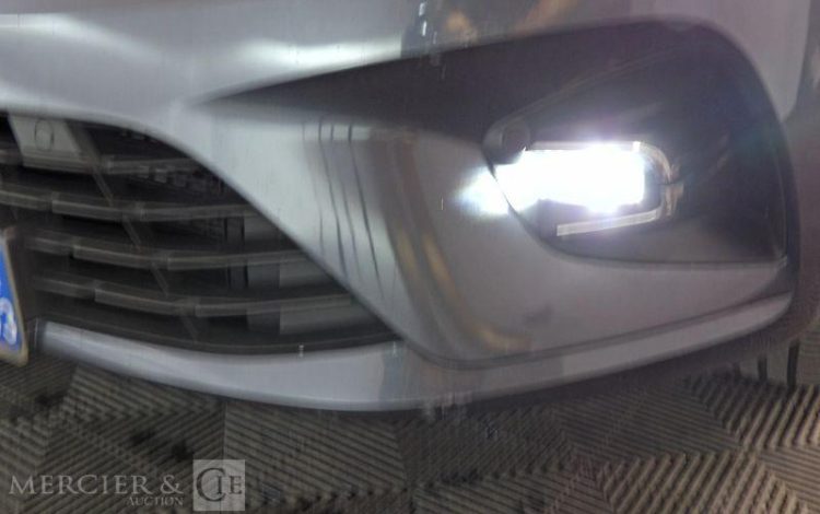 RENAULT CLIO V 1.6 E-TECH 140ch MHEV BUSINESS BVA GRIS FZ-803-HY