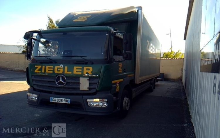 MERCEDES ATEGO 1524 PORTEUR CAISSE HAYON – 4X2 – PTAC 14T8 –  GA-036-RM