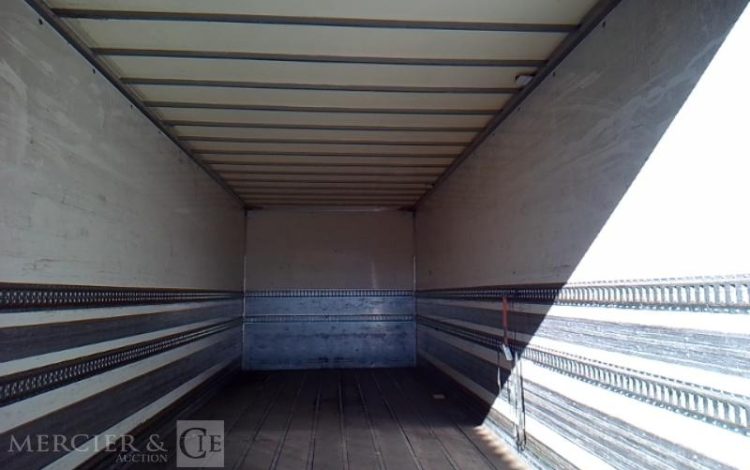 MERCEDES ATEGO 1524 PORTEUR CAISSE HAYON – 4X2 – PTAC 14T8 –  GA-036-RM