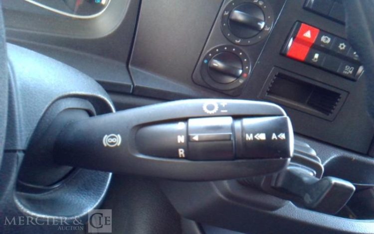 MERCEDES ATEGO 1524 PORTEUR CAISSE HAYON – 4X2 – PTAC 14T8 –  GA-036-RM