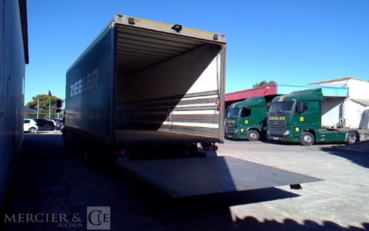 MERCEDES ATEGO 1524 PORTEUR CAISSE HAYON – 4X2 – PTAC 14T8 –  GA-036-RM