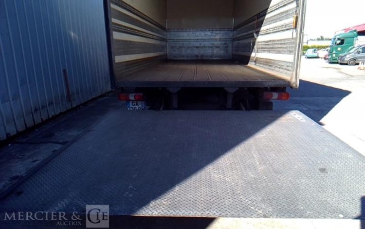 MERCEDES ATEGO 1524 PORTEUR CAISSE HAYON – 4X2 – PTAC 14T8 –  GA-036-RM