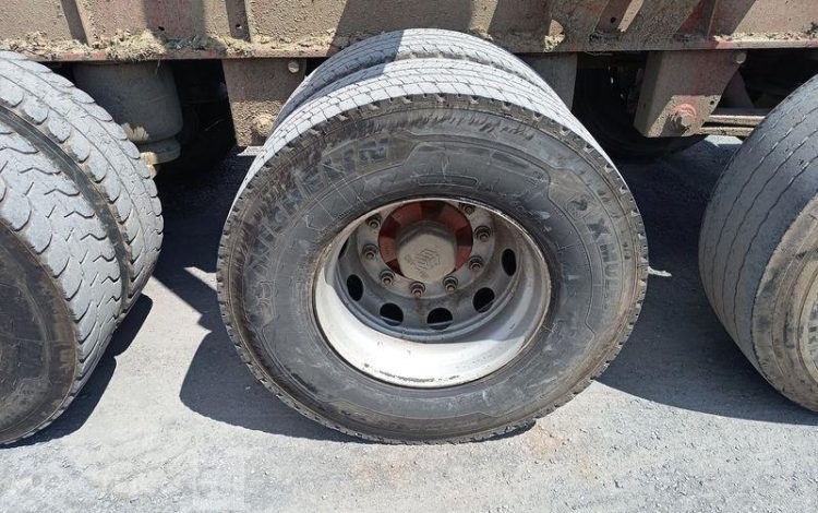 LOUAULT SEMI REMORQUE FORESTIERE SR39 – 3 ESSIEUX – PTAC : 28 TONNES – ANNEE 2021  GA-327-FJ