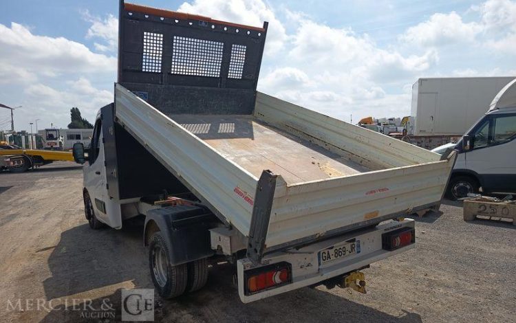 RENAULT MASTER 2,3 DCI 16V 163CV BENNE AVEC COFFRE ACIER DIESEL – ANNEE 2021 BLANC GA-869-JR