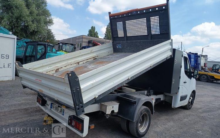 RENAULT MASTER 2,3 DCI 16V 163CV BENNE AVEC COFFRE ACIER DIESEL – ANNEE 2021 BLANC GA-869-JR