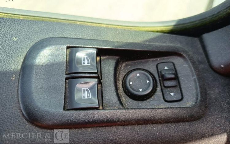 RENAULT MASTER 2,3 DCI 16V 163CV BENNE AVEC COFFRE ACIER DIESEL – ANNEE 2021 BLANC GA-869-JR