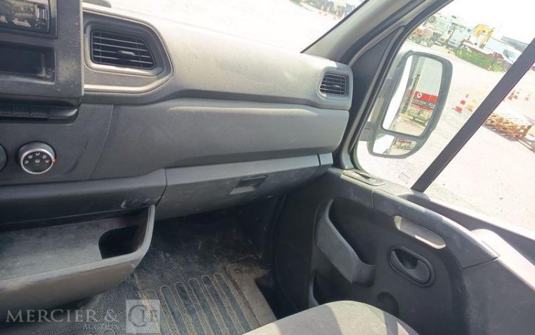 RENAULT MASTER 2,3 DCI 16V 163CV BENNE AVEC COFFRE ACIER DIESEL – ANNEE 2021 BLANC GA-869-JR