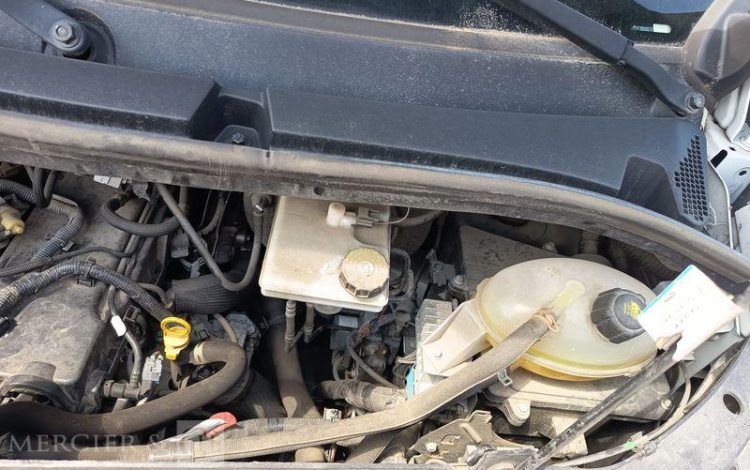 RENAULT MASTER 2,3 DCI 16V 163CV BENNE AVEC COFFRE ACIER DIESEL – ANNEE 2021 BLANC GA-869-JR