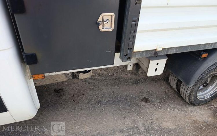 RENAULT MASTER 2,3 DCI 16V 163CV BENNE AVEC COFFRE ACIER DIESEL – ANNEE 2021 BLANC GA-869-JR