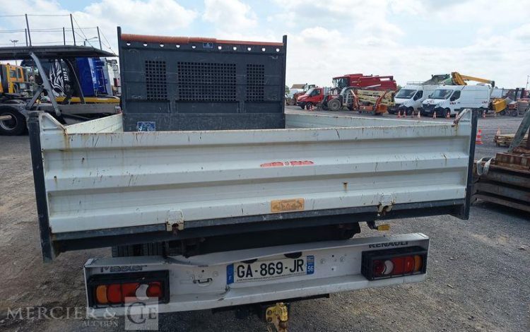 RENAULT MASTER 2,3 DCI 16V 163CV BENNE AVEC COFFRE ACIER DIESEL – ANNEE 2021 BLANC GA-869-JR