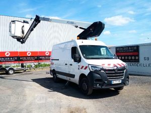 RENAULT MASTER 2.3 DCI 150 CH AVEC NACELLE KLUBB K38P – 12 M – DIESEL – ANNEE 2022 BLANC GE-711-RD