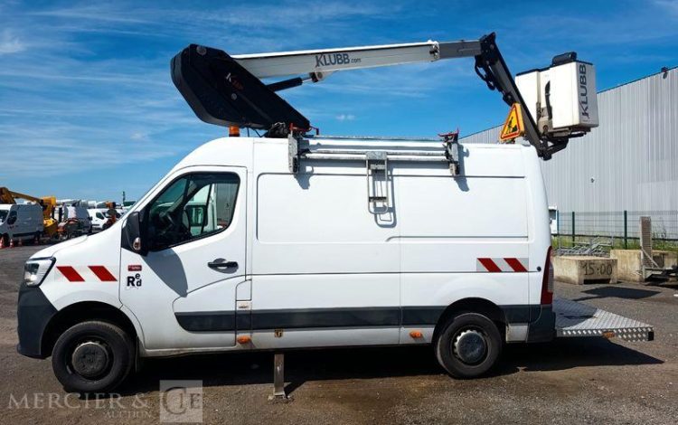 RENAULT MASTER 2.3 DCI 150 CH AVEC NACELLE KLUBB K38P – 12 M – DIESEL – ANNEE 2022 BLANC GE-711-RD