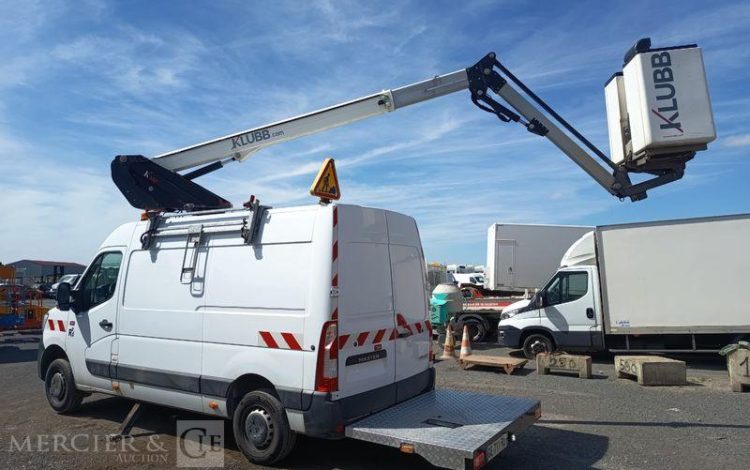 RENAULT MASTER 2.3 DCI 150 CH AVEC NACELLE KLUBB K38P – 12 M – DIESEL – ANNEE 2022 BLANC GE-711-RD