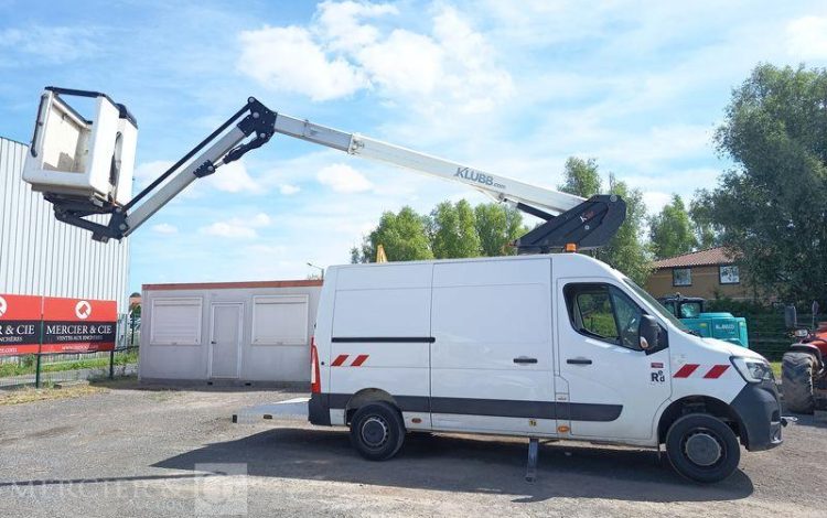 RENAULT MASTER 2.3 DCI 150 CH AVEC NACELLE KLUBB K38P – 12 M – DIESEL – ANNEE 2022 BLANC GE-711-RD