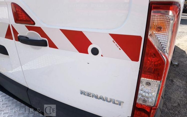RENAULT MASTER 2.3 DCI 150 CH AVEC NACELLE KLUBB K38P – 12 M – DIESEL – ANNEE 2022 BLANC GE-711-RD