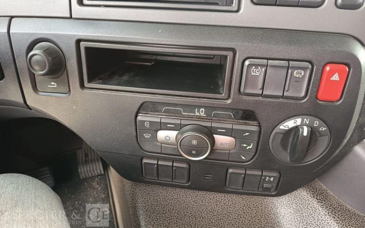 DAF CF 290 FA 4X2  GH-319-YS