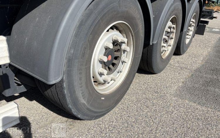LECITRAILER SREM FOURGON 3 ESSIEUX 38T VERT GN-927-KQ