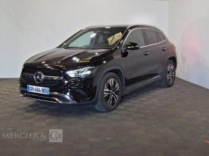 MERCEDES GLA 220 D  4  MATIC NOIR GR-494-BD
